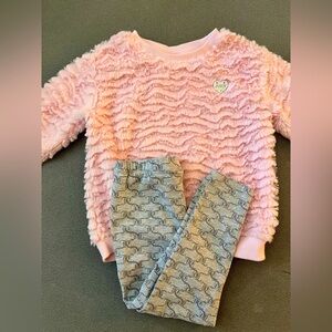 Juicy Couture size 4T Sweater and pants set